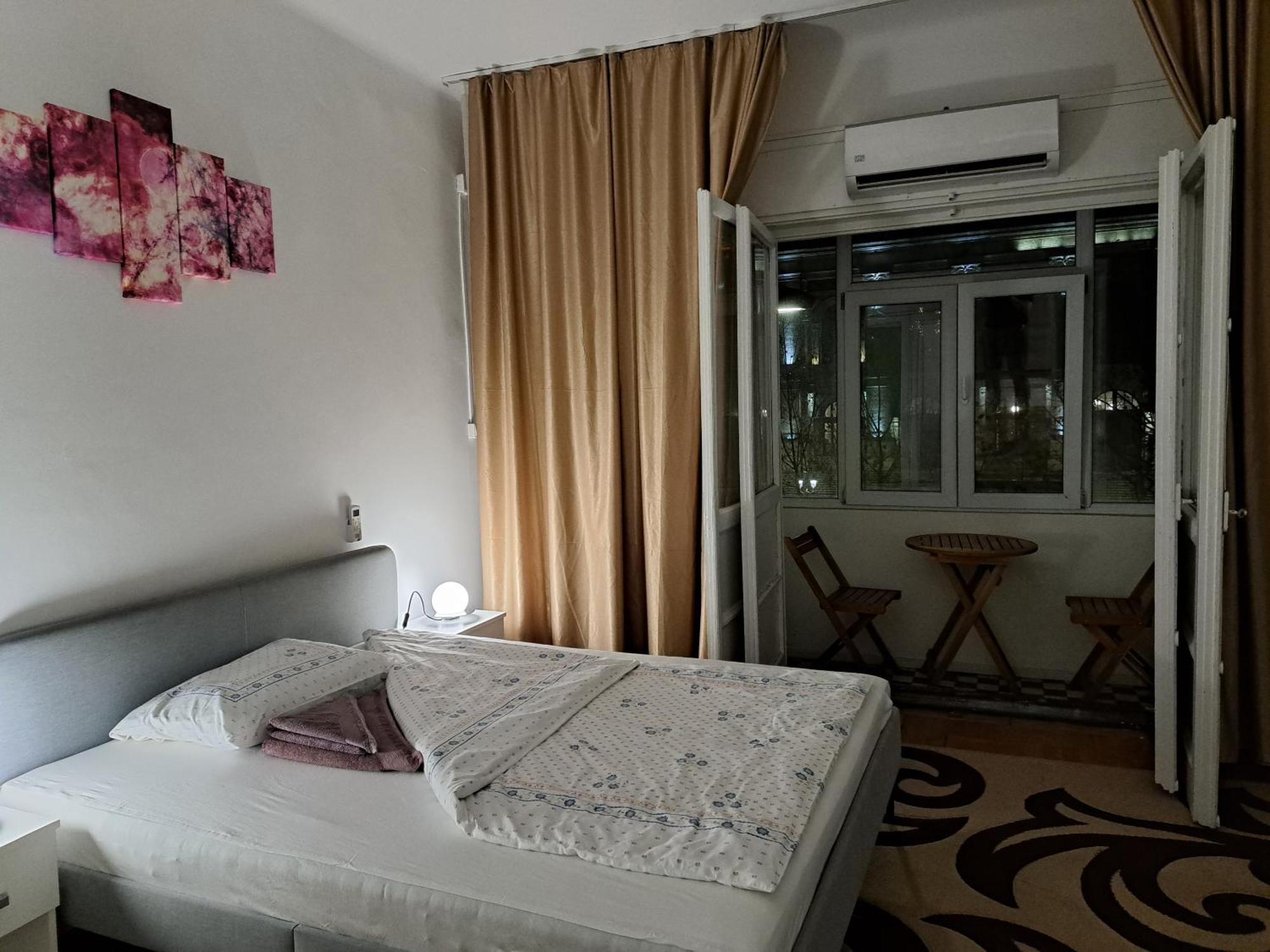 Ferienwohnung Amytis Flat Old City Bukarest Exterior foto